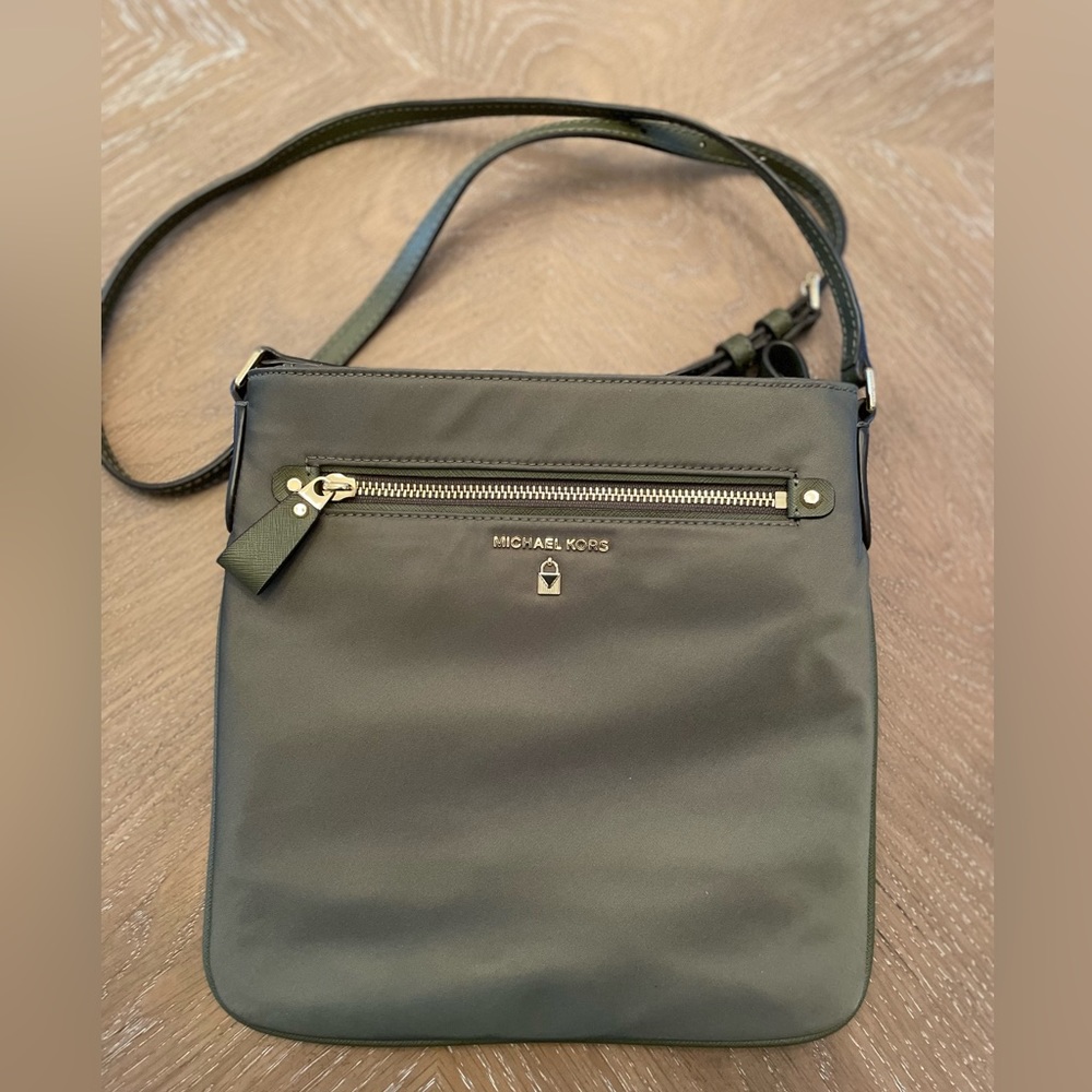 Michael Kors Nylon Kelsey LG Crossbody-Olive